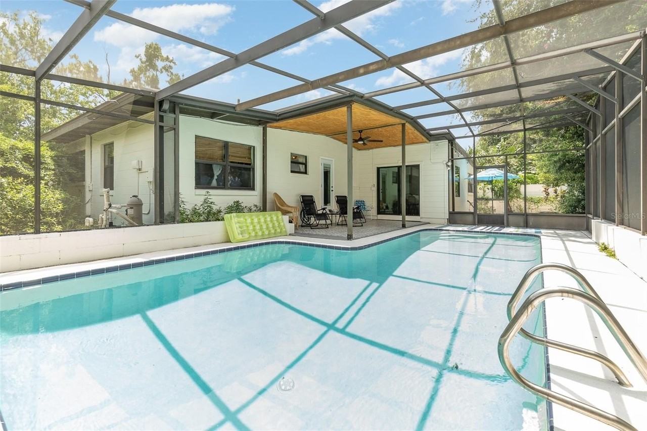 2721 E Marks St - Photo 2 of 21