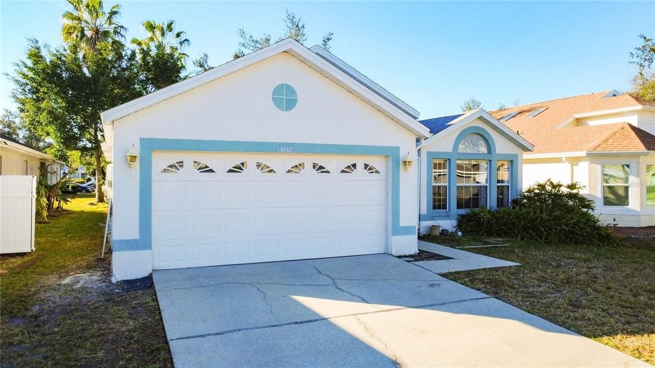 13642 Emeraldview Dr - Photo 3 of 50