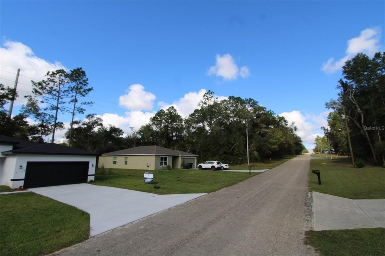 9118 N Cortlandt Dr - Photo 5 of 29