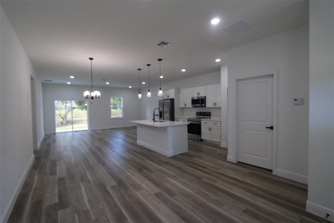 9118 N Cortlandt Dr - Photo 7 of 29