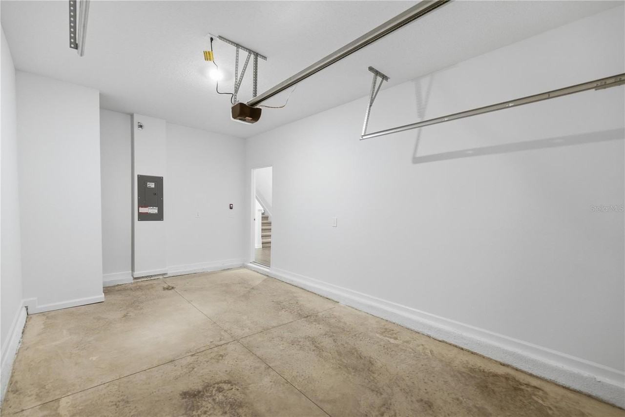 4890 Sw 80th St - Photo 3 of 25