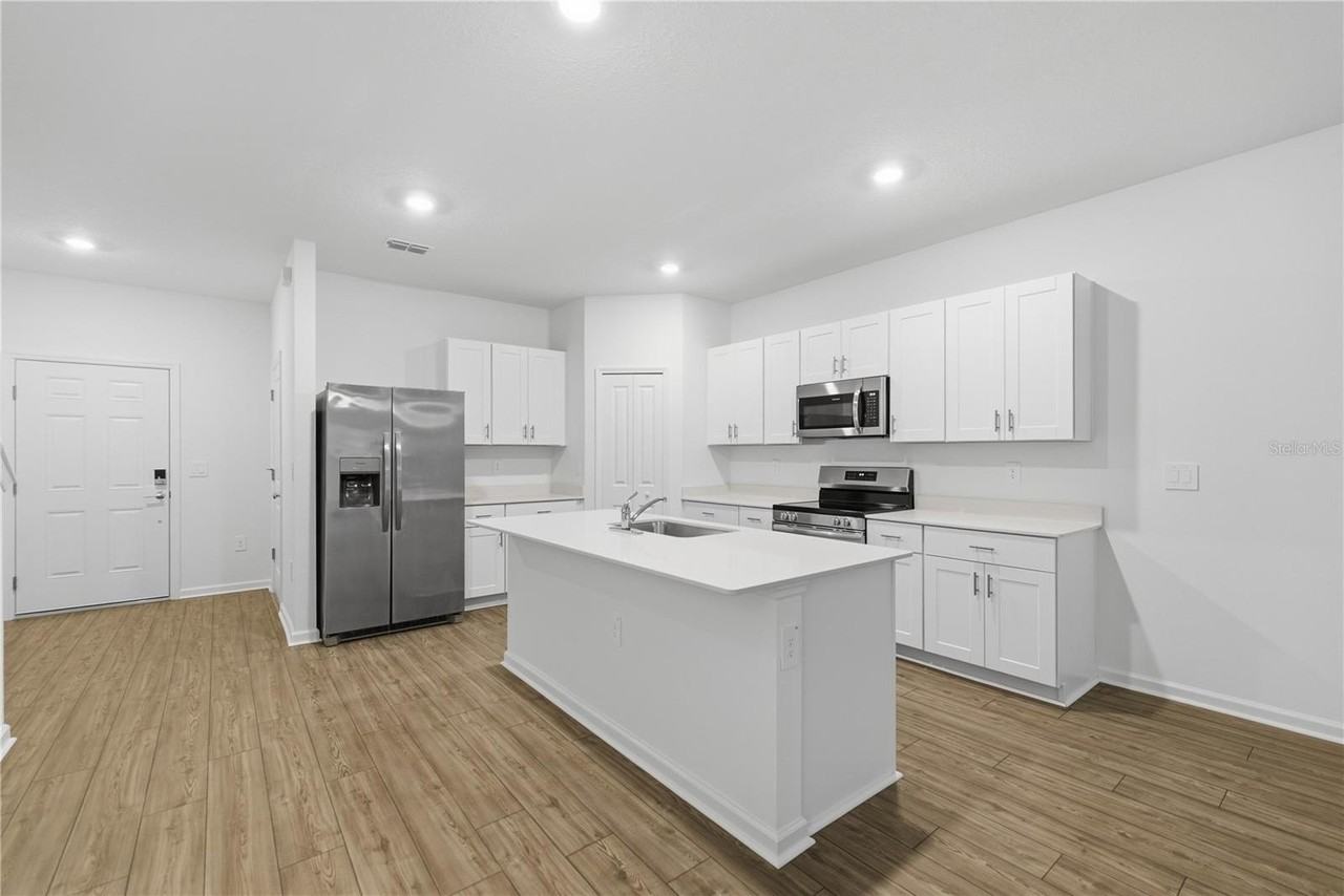 4890 Sw 80th St - Photo 6 of 25