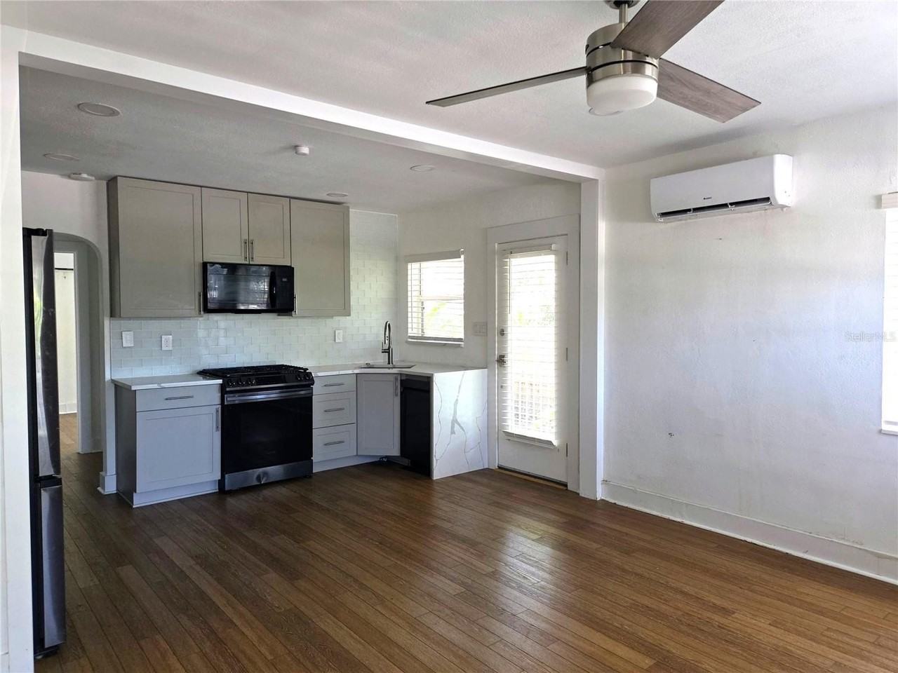 855 22nd Ave N #855 - Photo 3 of 22