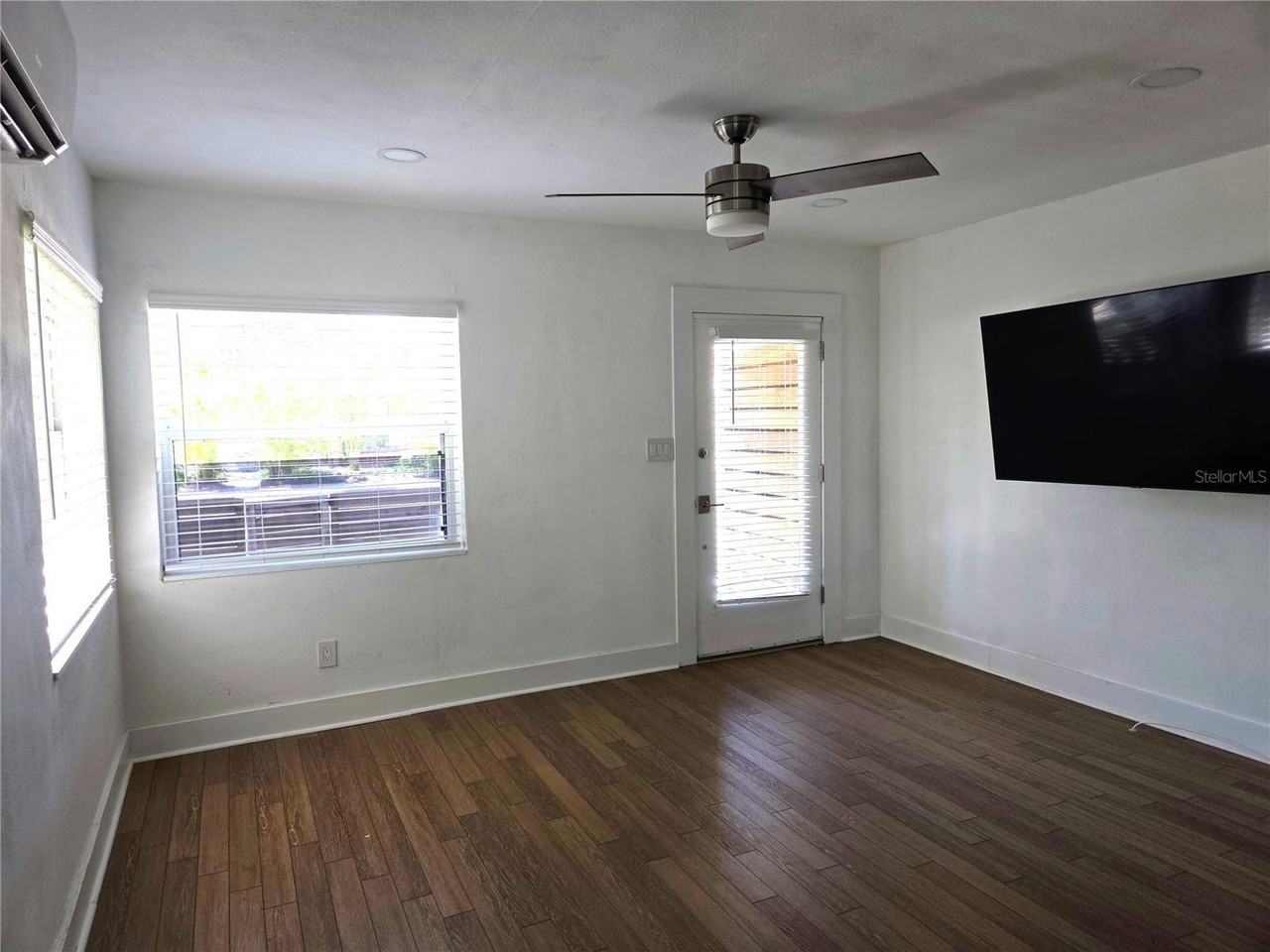 855 22nd Ave N #855 - Photo 5 of 22