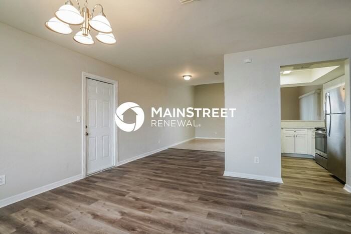 2044 Ne 20th Ter - Photo 4 of 17