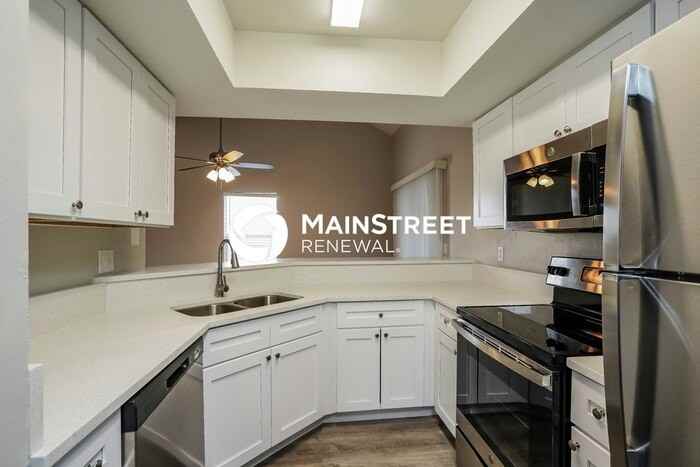 2044 Ne 20th Ter - Photo 5 of 17