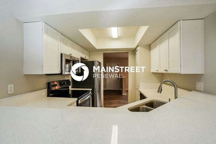 2044 Ne 20th Ter - Photo 6 of 17