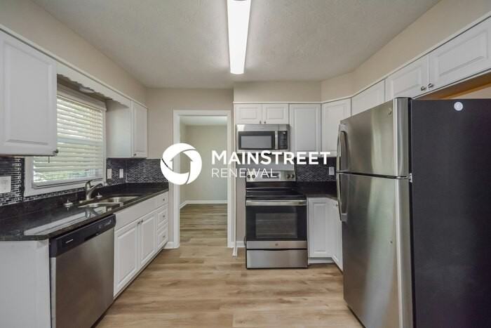 6950 Carleen Ct - Photo 6 of 17