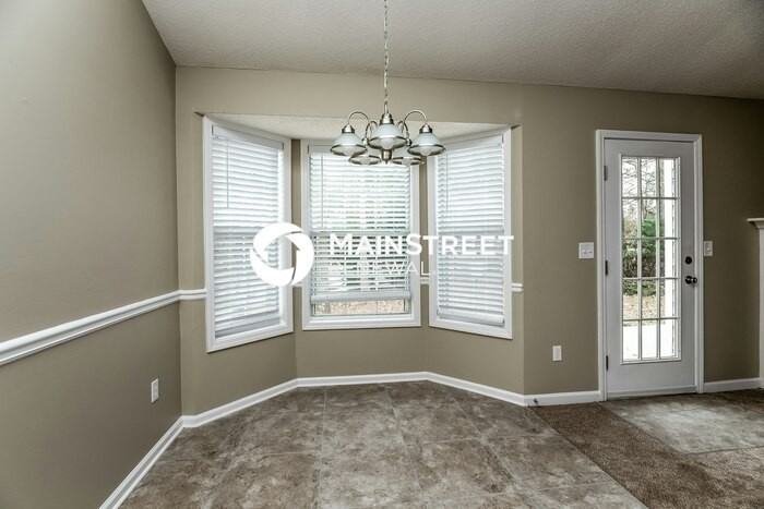 831 Rosewood Cir - Photo 4 of 15