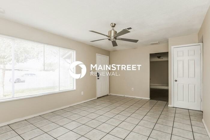 1819 N 47th Dr - Photo 2 of 18