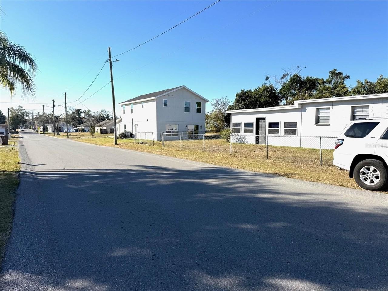 1125 Avenue L - Photo 3 of 17