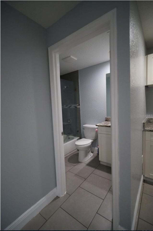 907 W Humphrey St - Photo 7 of 13