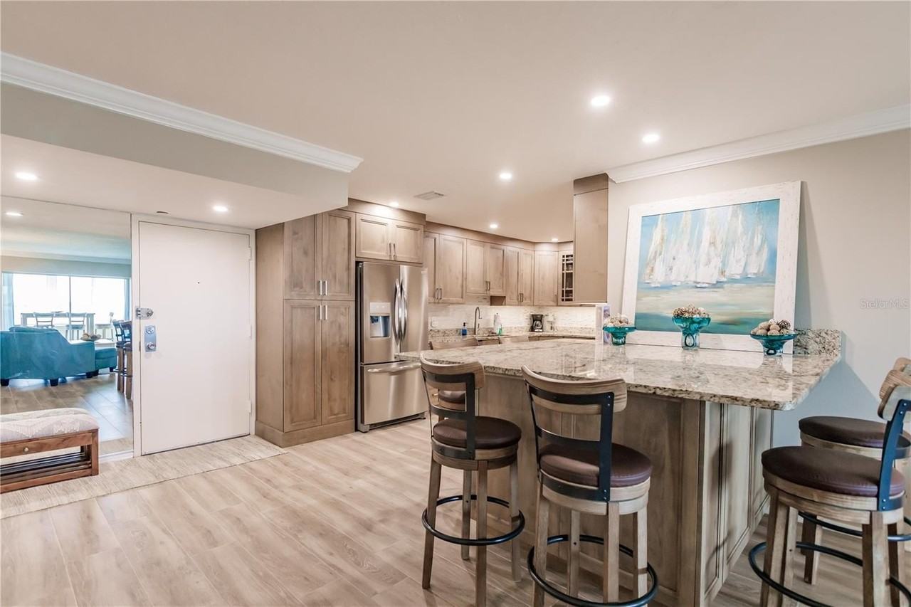 1200 E Peppertree Ln #602 - Photo 3 of 26