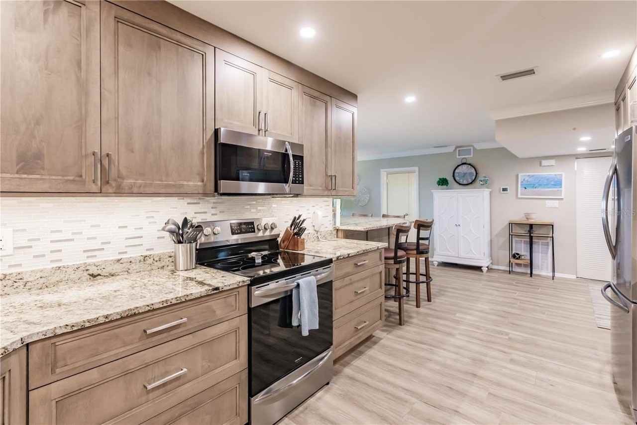 1200 E Peppertree Ln #602 - Photo 5 of 26