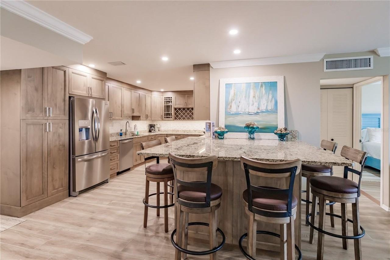 1200 E Peppertree Ln #602 - Photo 7 of 26