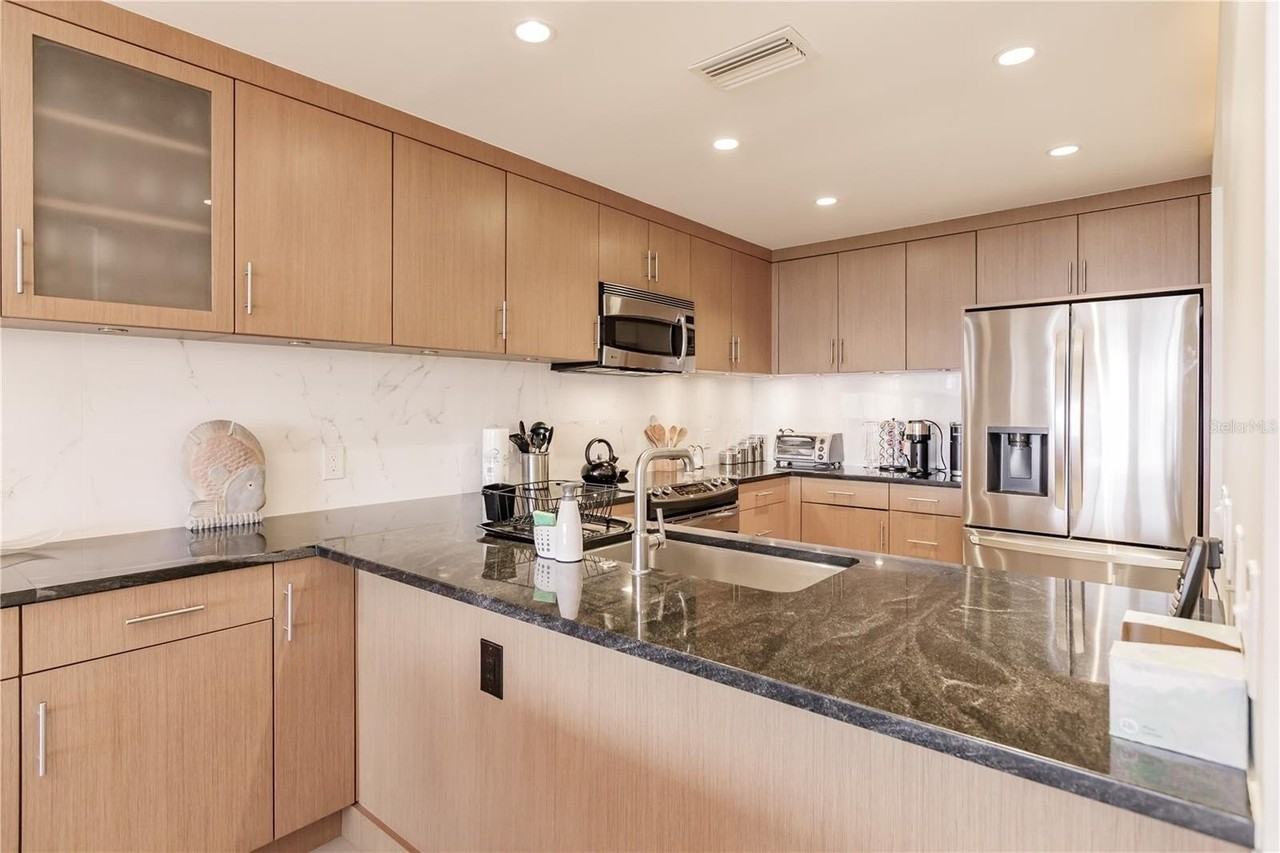 1255 E Peppertree Dr #601 - Photo 7 of 30