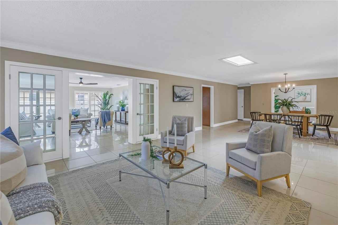 2267 Heron Cir - Photo 4 of 48