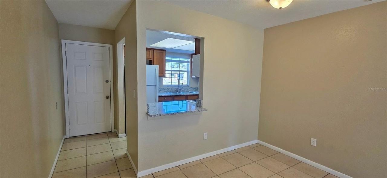 9515 Fieldview Cir - Photo 5 of 27