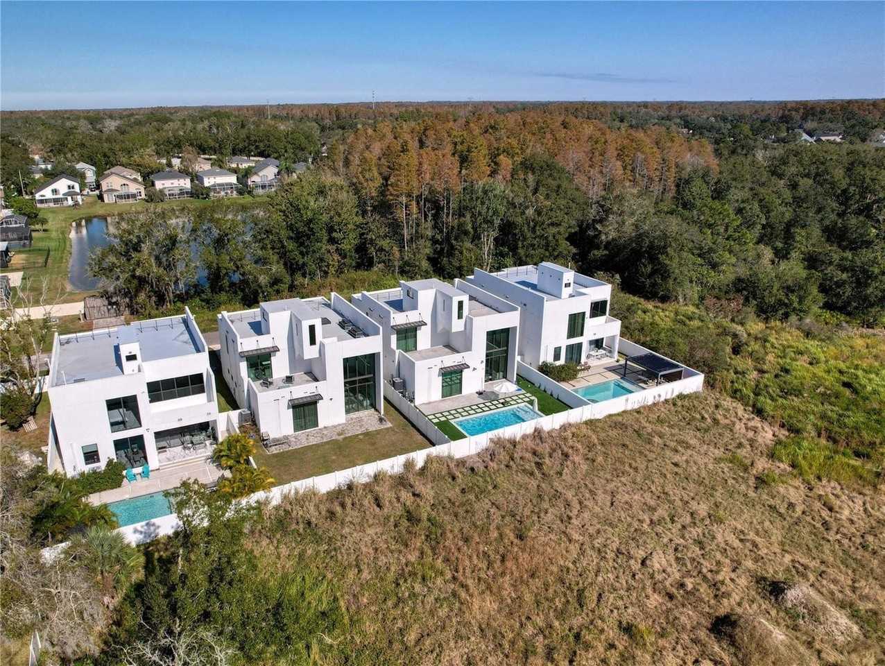 7608 Antilla St - Photo 5 of 50