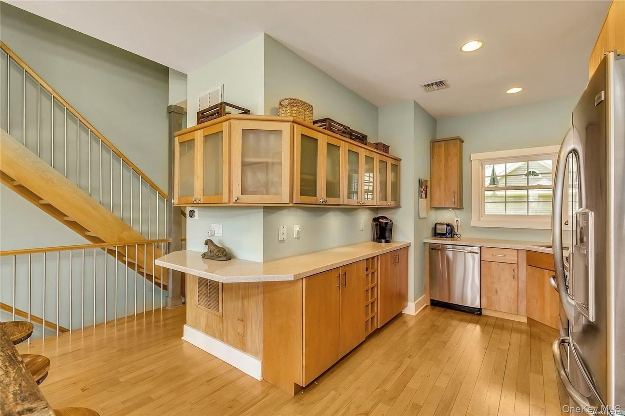 20 Canoe Place Rd Unit 8 #8 - Photo 7 of 18