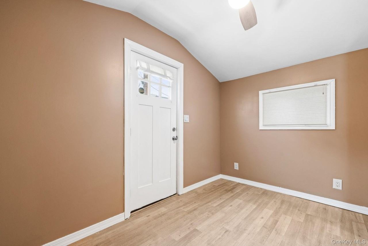 30 Bridge St - Photo 2 of 13