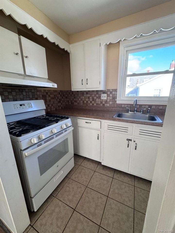 31 Beattie Ave #2 - Photo 7 of 19