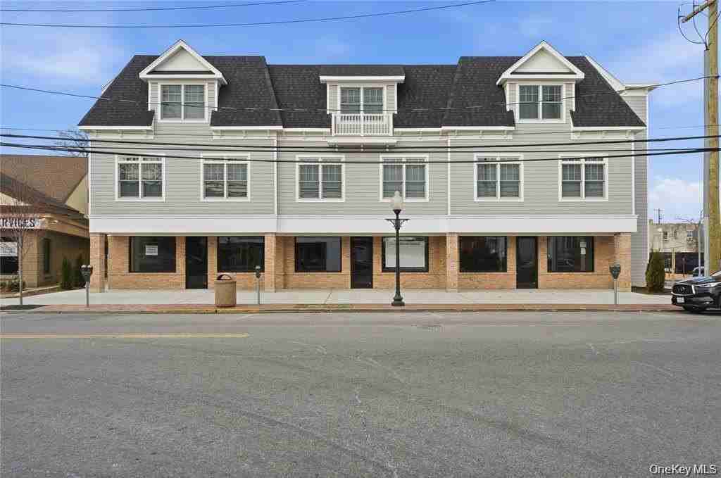 180 Deer Park Ave Unit 215 #215