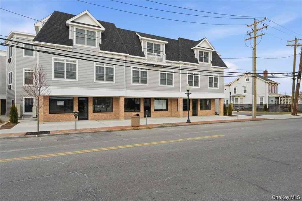 180 Deer Park Ave #307 - Photo 2 of 26