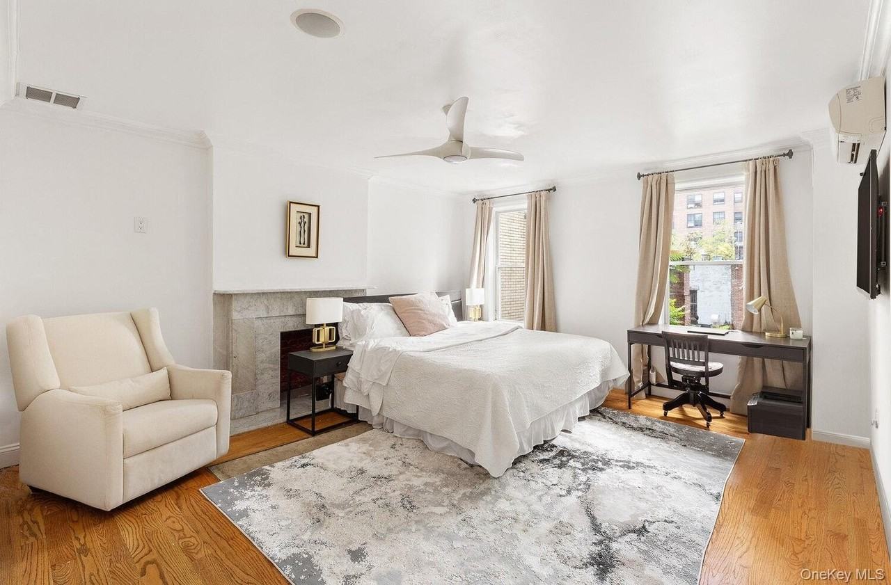 208 Washington Ave - Photo 7 of 16