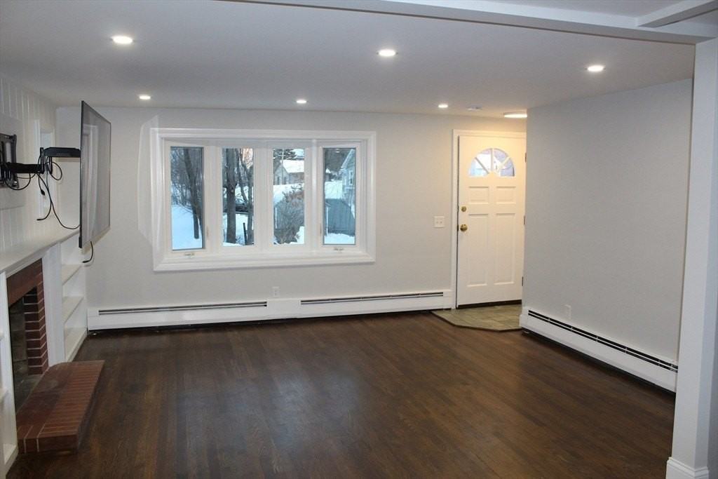 2 Norman Ave - Photo 4 of 14