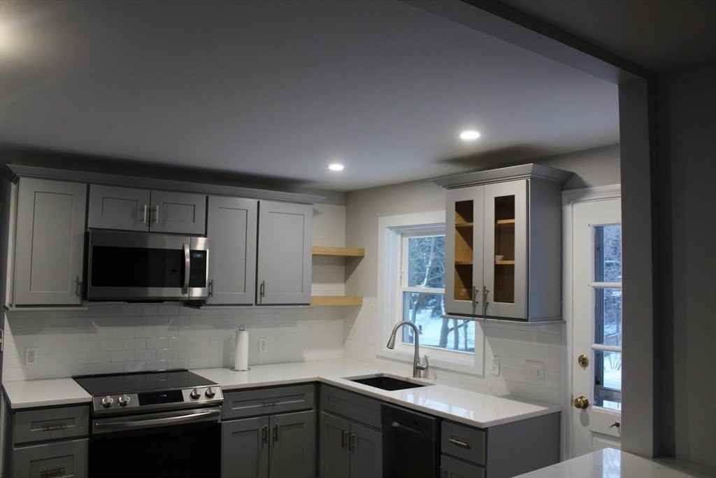 2 Norman Ave - Photo 5 of 14