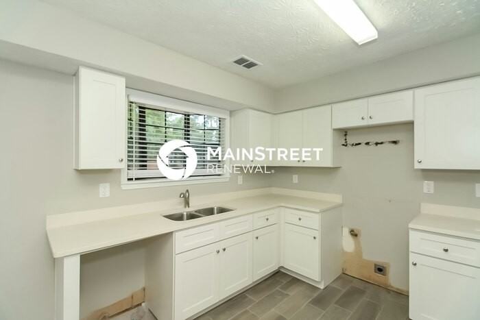 8070 Linda Ct - Photo 7 of 17