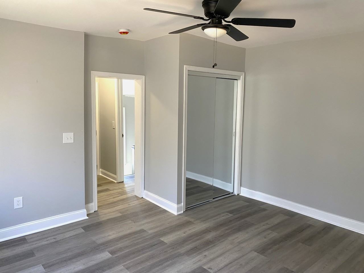 4310 Ridgewood Avenue - C  AVAILABLE $900 W/BATH - Photo 4 of 18