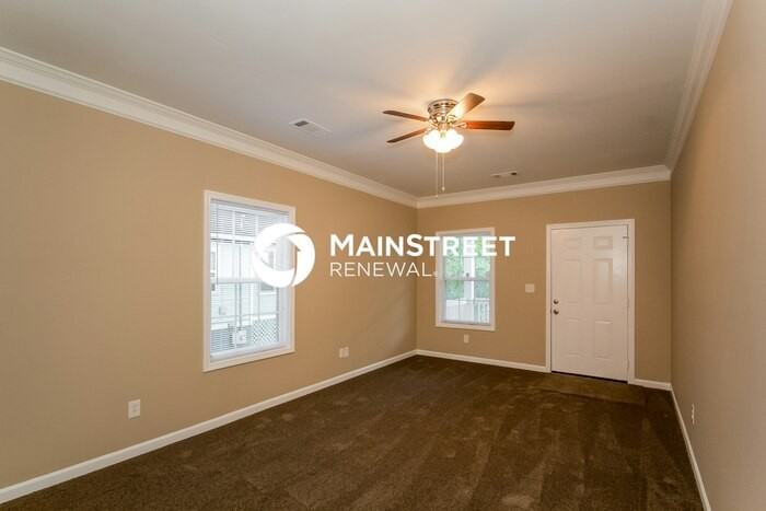 117 Brown Ave Se - Photo 2 of 15