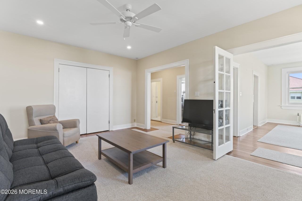 1 Roseld Ave Apt B20 #B20 - Photo 4 of 28