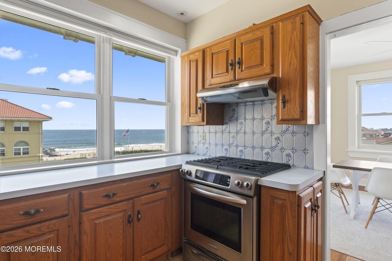 1 Roseld Ave Apt B20 #B20 - Photo 7 of 27