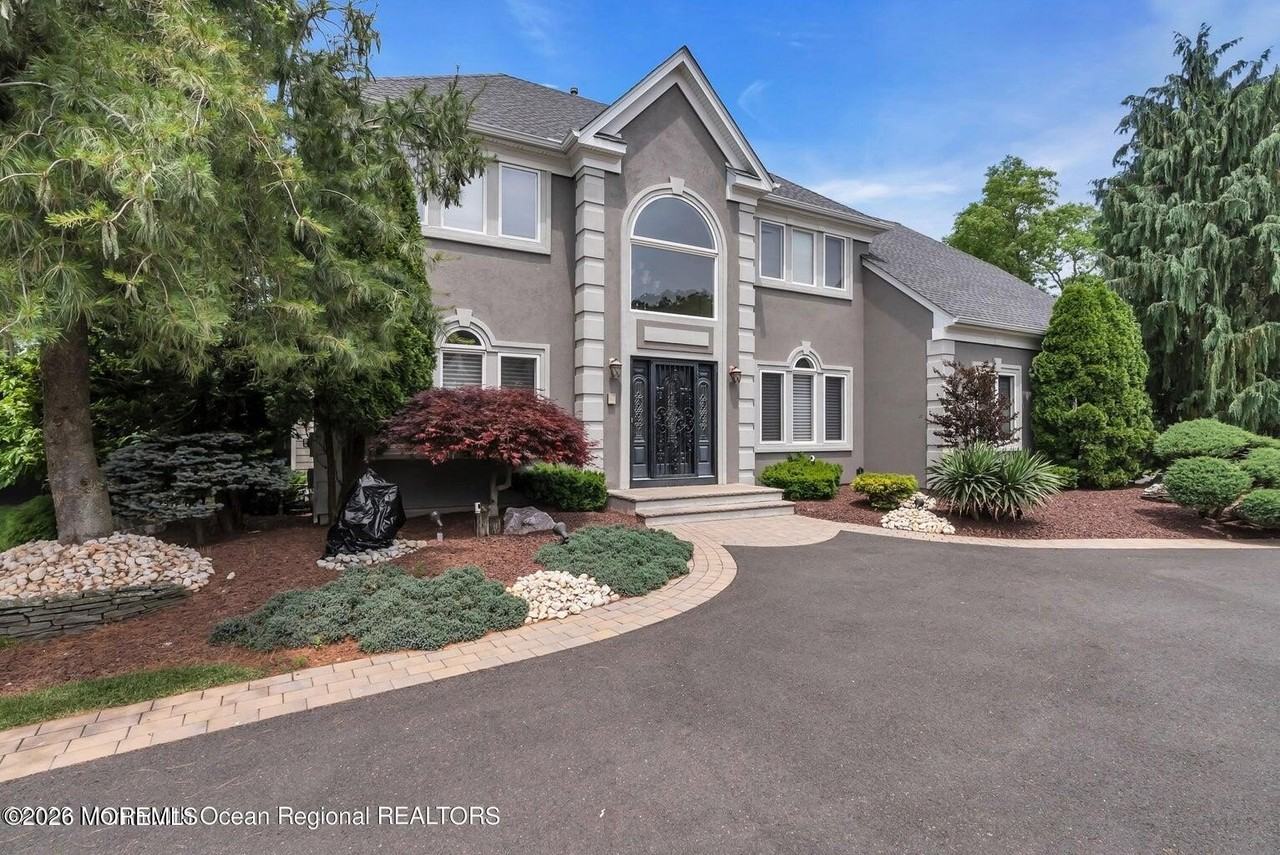 7 Mackenzie Rd - Photo 2 of 40