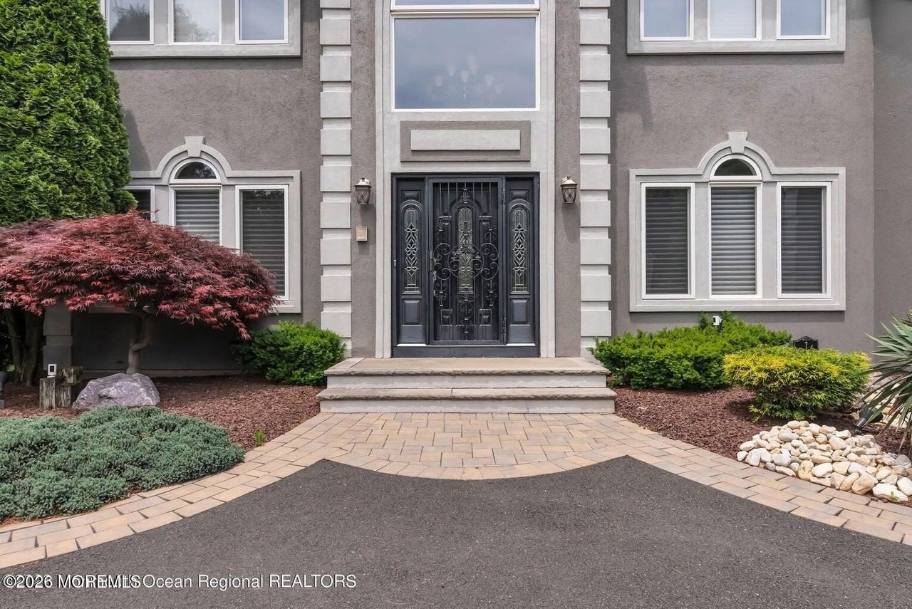 7 Mackenzie Rd - Photo 3 of 40