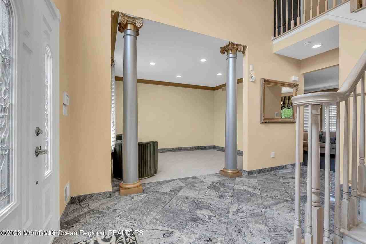 7 Mackenzie Rd - Photo 7 of 40