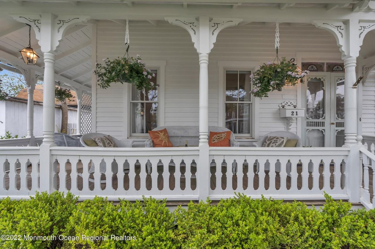 21 Pearce Ave - Photo 4 of 24