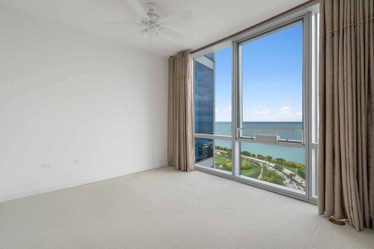 1211 S Prairie Ave Apt 3104 #3104 - Photo 5 of 21