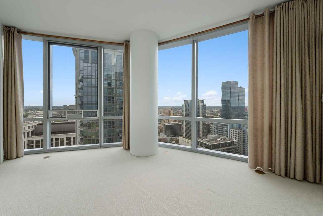 1211 S Prairie Ave Apt 3104 #3104 - Photo 7 of 21