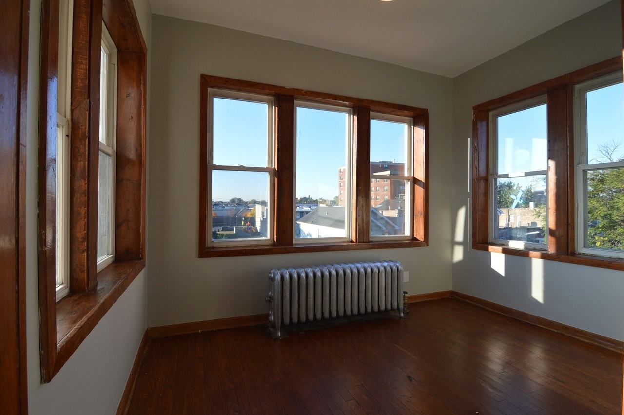 3422 W Grenshaw St Unit 2 #2 - Photo 3 of 12