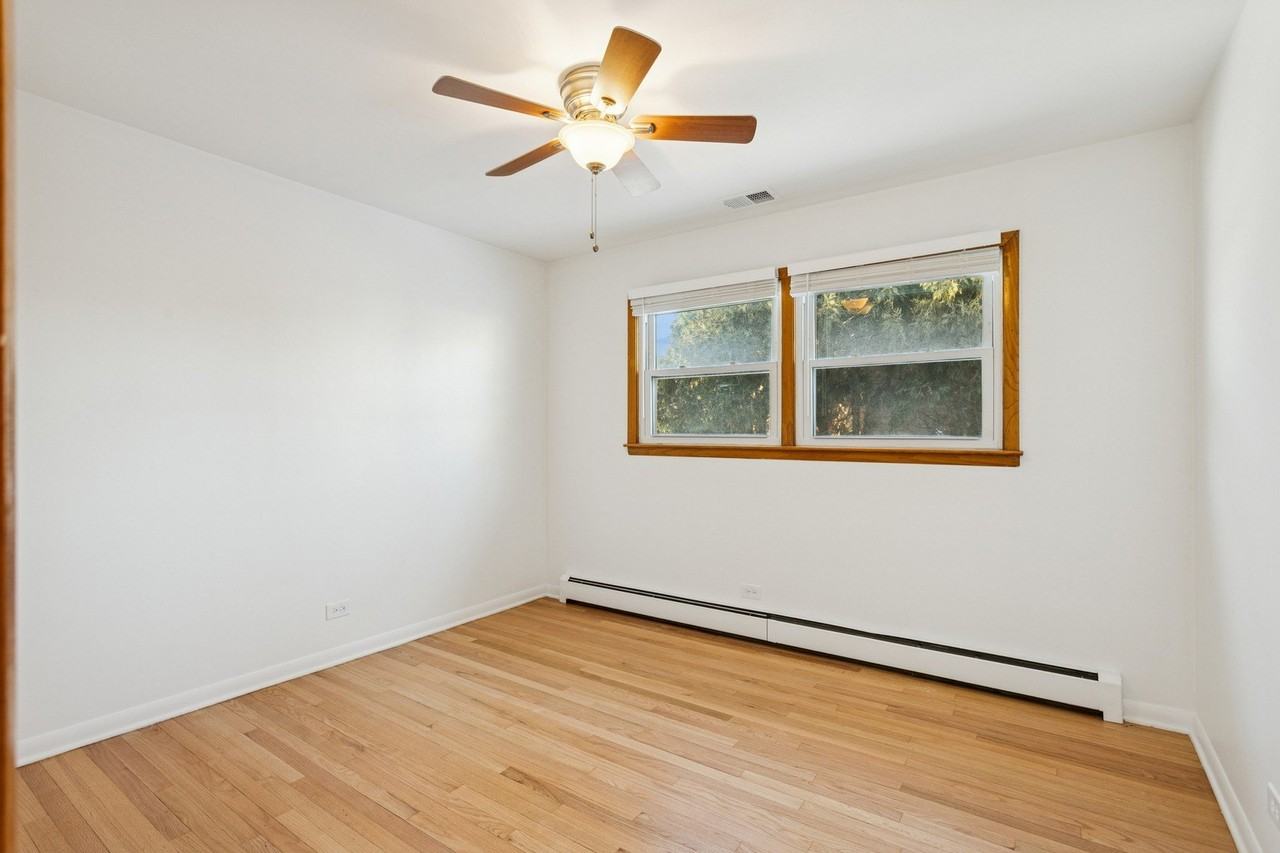 645 Justina St - Photo 7 of 26