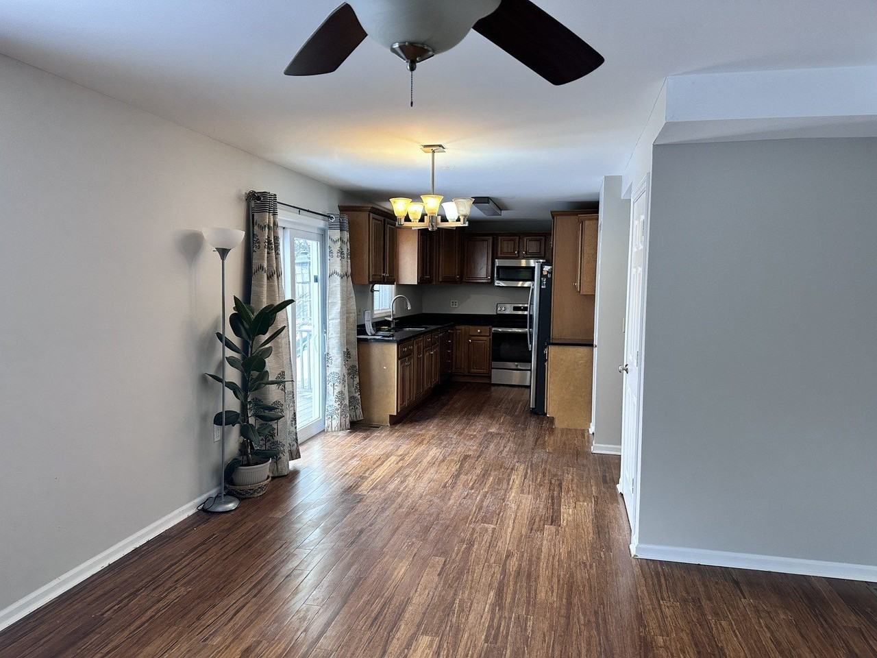 2856 Evergreen Ln - Photo 6 of 38