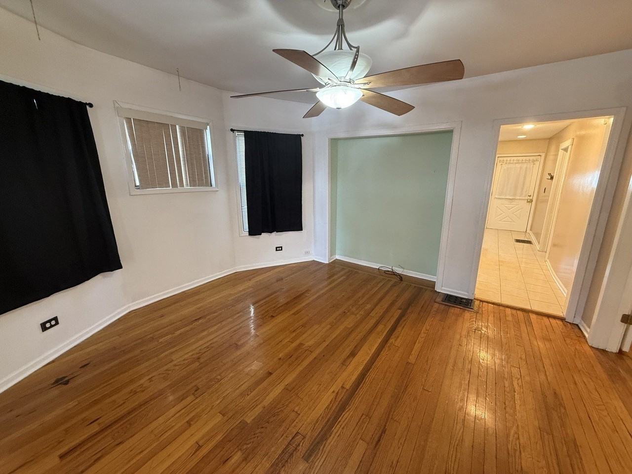 840 N Austin Blvd Apt 1 #1 - Photo 6 of 14