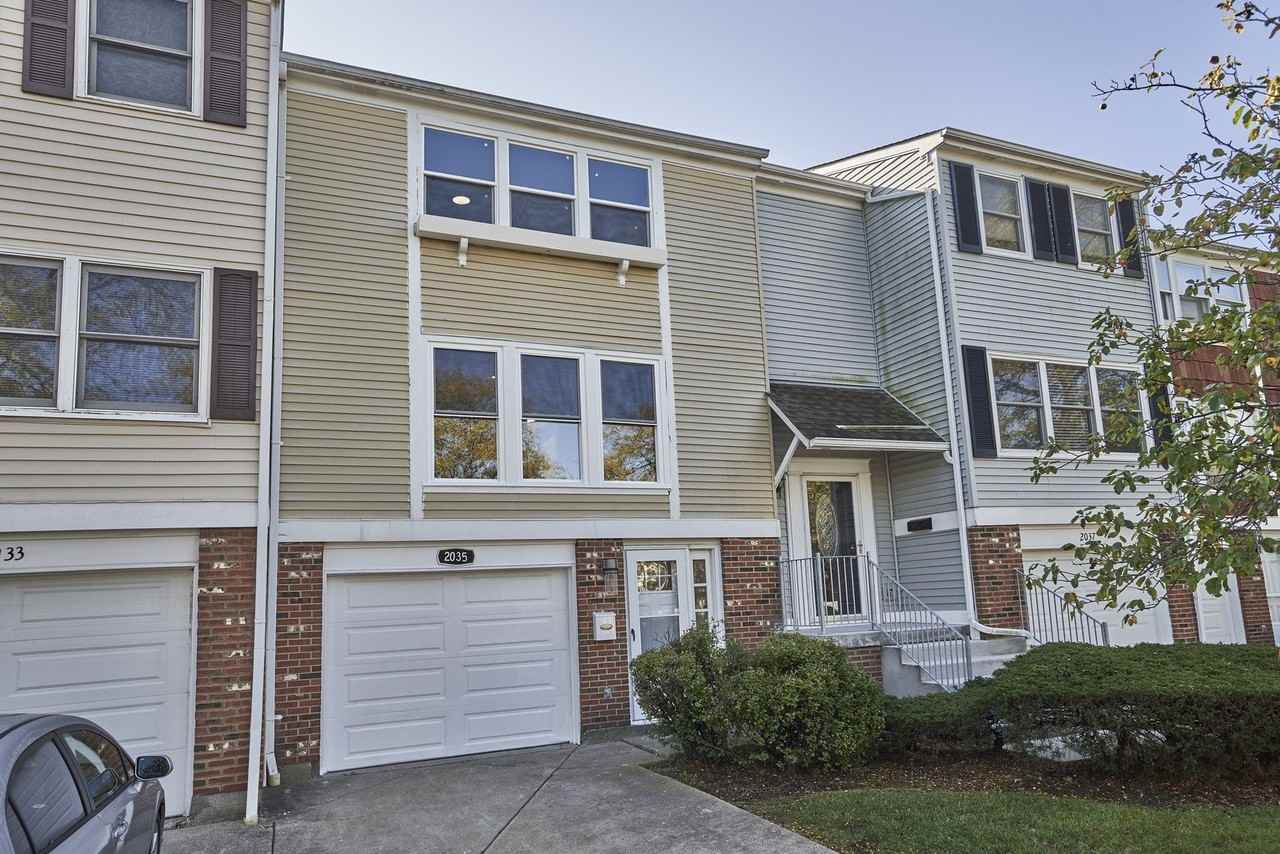 2035 Stanley Ct - Photo 3 of 27