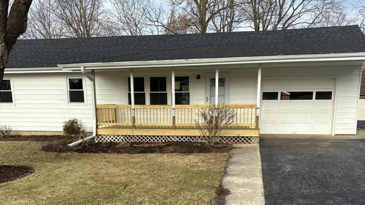 249 W Nebraska St - Photo 3 of 18