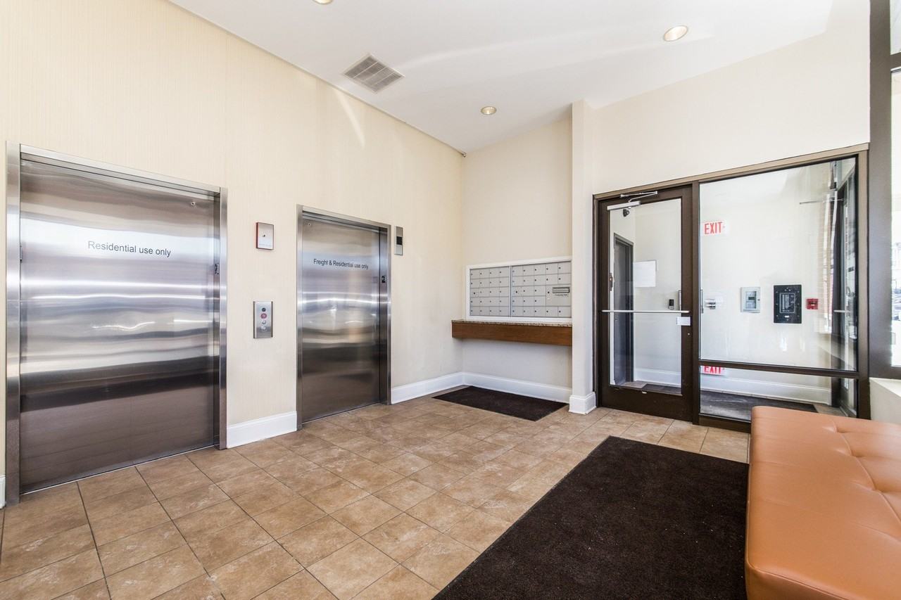 120 N Northwest Hwy Apt 506 #506 - Photo 2 of 20