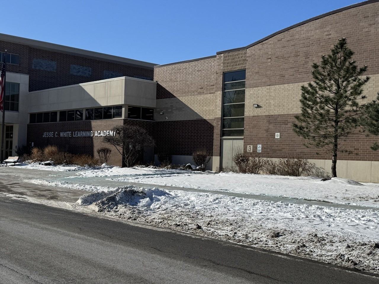 16935 Western Ave - Photo 3 of 16